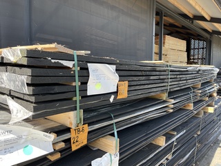 Ca. 37x Douglas planken fijnbezaagd zwart gecoat, 22x200mm, lengte 400